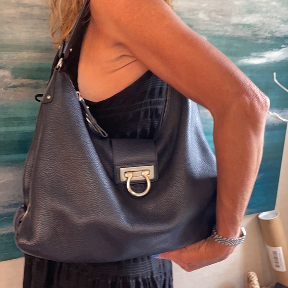 Salvadore Ferragamo Fanisa Large navy Nero pebble hobo - Picture 7 of 9